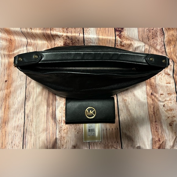 Michael Kors Evie Purse w/Michael Kors Fulton Wallet-Set - Picture 4 of 11